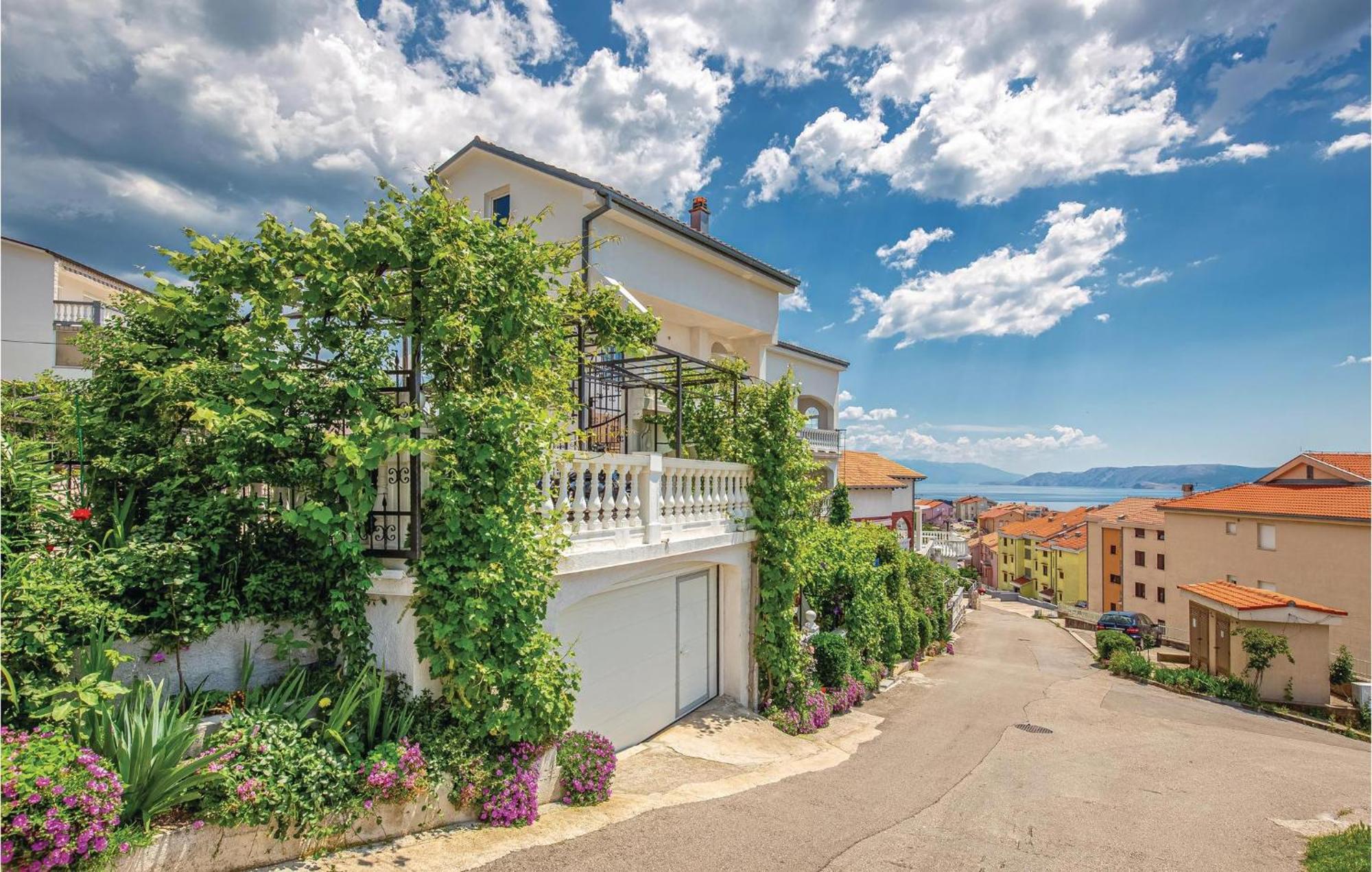 Nice Apartment In Crikvenica With Kitchen Exterior photo